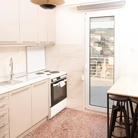 Bright And Comfortable In Apartment Thessaloniki