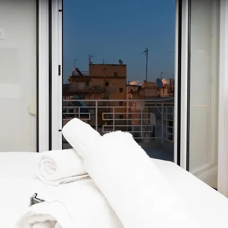 Bright And Comfortable In Apartment *