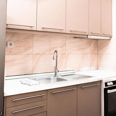 Bright And Comfortable In Apartment *